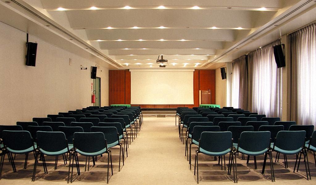 Gestione e manutenzione impianti audio / video per sale conferenze